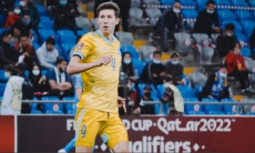 «У него нет эго. Даже на родине его недооценивают». Казахстанский форвард стал новой надеждой европейского клуба