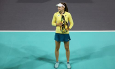 «Объективно во всем сильнее». В России признали превосходство Рыбакиной над их лучшей теннисисткой