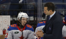 Неожиданное послание поймала камера во время матча «Барыса» в КХЛ