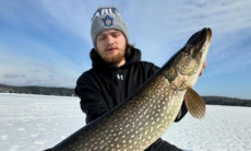 Сын легенды казахстанского хоккея показал огромный улов