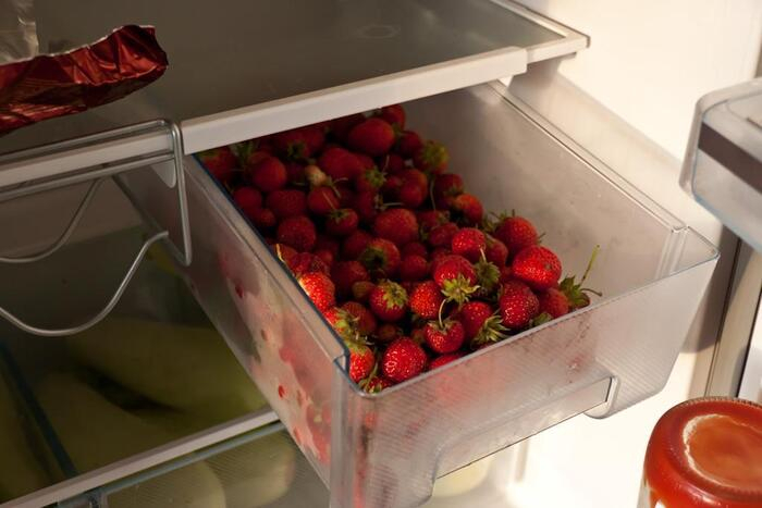 Найден способ долго хранить клубнику в холодильнике без плесени
