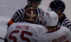 Голкипер молодежной сборной Казахстана забросил шайбу в Канаде. Видео