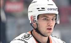 Форвард сборной Казахстана поделился планами на плей-офф КХЛ