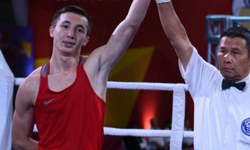 Казахстанский боксер разгромил хозяина ринга в Баку