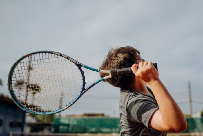Чем полезен большой теннис для детей?