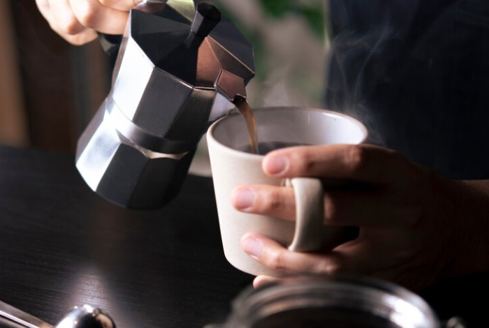 Почему опасно пить кофе натощак