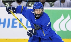 Разгромом закончился матч Казахстана на женском чемпионате мира по хоккею