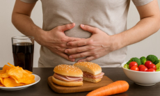 Какие три пищевые привычки буквально разрушают кишечник — эксперты дали ответ