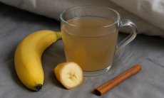 Назван необычный способ побороть бессонницу с помощью бананов