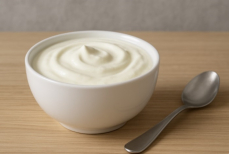 Стало известно, можно ли есть йогурт перед сном