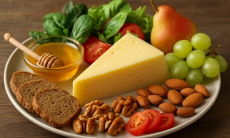 Названы продукты, с которыми нужно есть сыр — запоминайте список