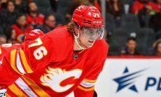 Нападающий «Калгари» сыграет против сборной Казахстана на чемпионате мира