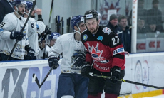 Известный в Казахстане хоккеист завершил карьеру игрока и стал тренером