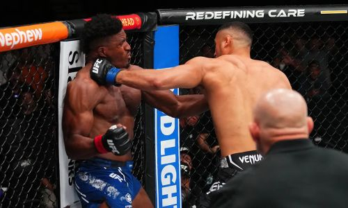 Топового бойца UFC нокаутировали за 12 секунд. Видео