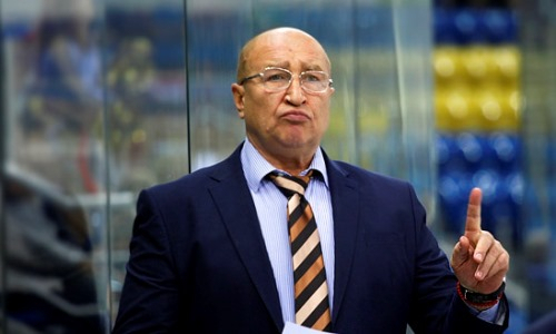 Казахстанский клуб объявил о продлении контракта с главным тренером 