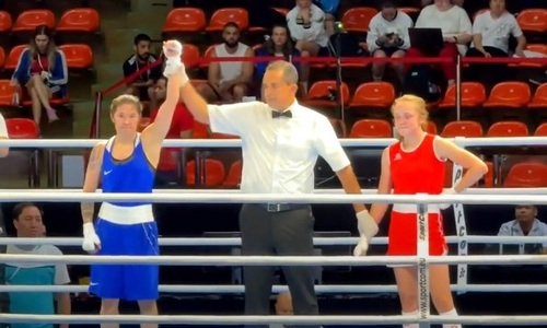 Появилось видео боя Казахстана с нокаутом в отборе на Олимпиаду в боксе