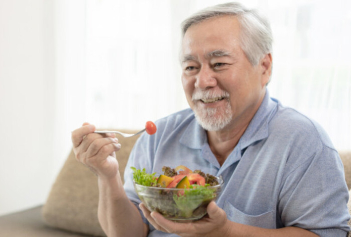 Диетолог назвала пищевые привычки долгожителей