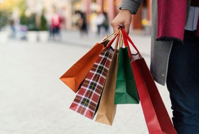 Психолог развеяла миф о пользе шопинга