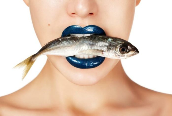 Названа самая полезная рыба для женского здоровья и красоты. В ней есть необходимые железо, омега-3 и кальций