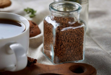 Как растворимый кофе влияет на желудок — это важно знать