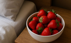 Можно ли есть клубнику перед сном — ошибается 90 процентов людей