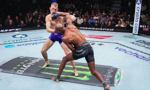 Видео полного боя Иэн Гэрри — Майкл Пэйдж в весе Шавката Рахмонова на UFC 303