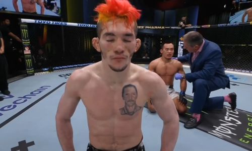 Видео финиша редким приемом казахского бойца в UFC