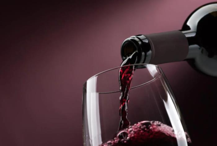 Названа идеальная температура для красного вина — многие об этом не знают