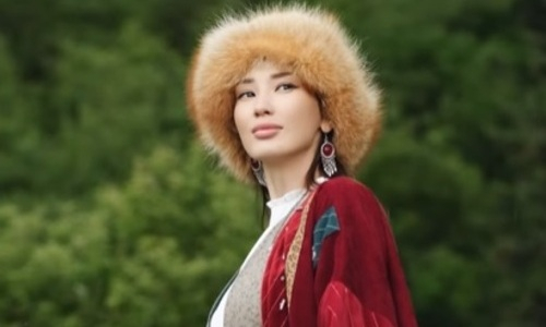 Сабина Алтынбекова в казахском костюме восхитила фанатов. Видео 