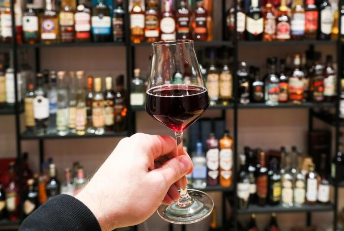 Онколог назвала виды рака, которые провоцирует алкоголь