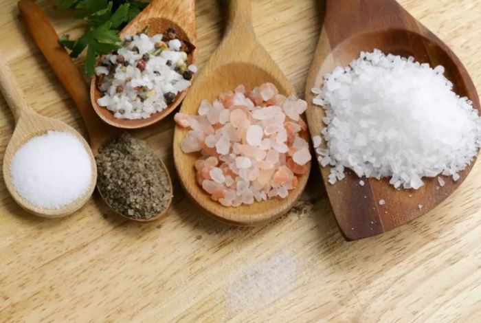 Эту соль признали самой чистой и полезной — активно выводит токсины и снимает боль. Содержит железо, кальций и магний