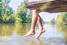 Кому нельзя купаться летом в открытых водоемах