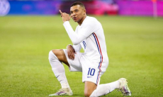 Килиан Мбаппе официально получил футболку «Реала». Фото