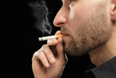 Психолог дал шесть советов курильщикам. Они помогут бросить курить