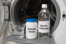 Вонь и плесень уйдут — это средство в два счета очистит стиральную машину