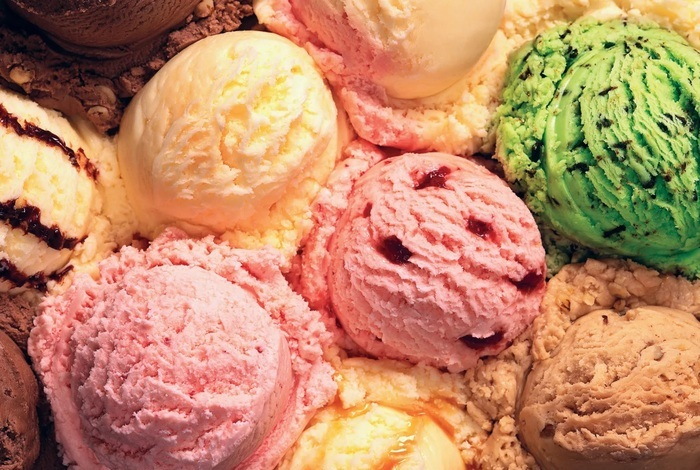 Названы признаки некачественного мороженого. Запомните их, чтобы избежать проблем со здоровьем