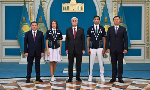 Казахстан официально выбрал знаменосцев на Олимпиаду-2024