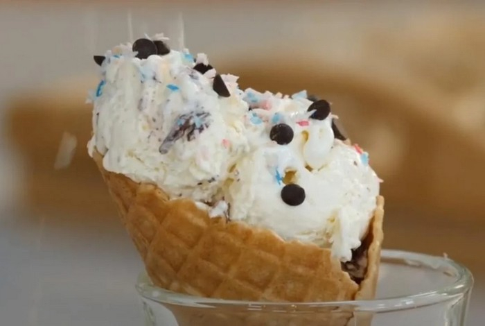 Диетологи раскрыли влияние мороженого на организм