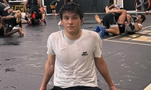 Казахстанец из UFC сделал заявление об отмене следующего боя и показал фото травмы