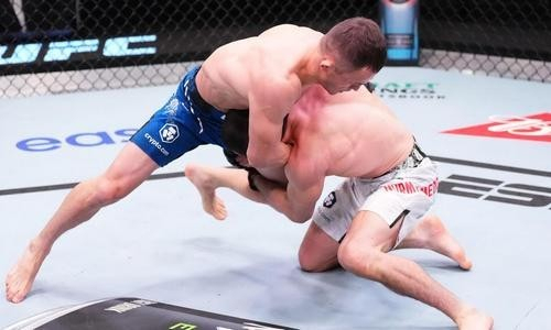 Боец из Казахстана впечатлил UFC. Ему пообещали легкий бой