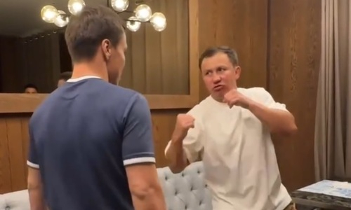 Головкин показал Джукембаеву, как сносить головы соперников. Видео