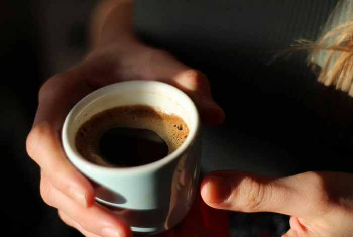Что выпить с утра вместо кофе — диетологи назвали лучшие варианты