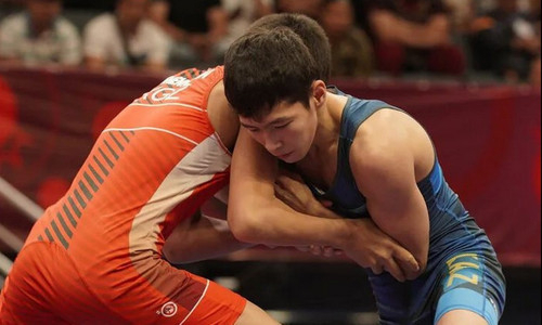 Казахстанские борцы выиграли два «золота» на юниорском чемпионате Азии