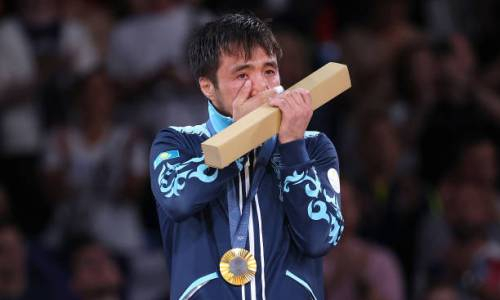 Елдос Сметов заплакал во время исполнения гимна Казахстана на Олимпиаде-2024. Видео