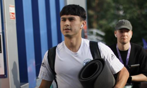 Акмаль Бахтияров сыграл в стартовом составе в России