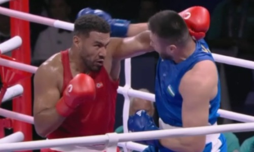 Видео боя Баходира Джалолова с двумя нокдаунами на Олимпиаде-2024