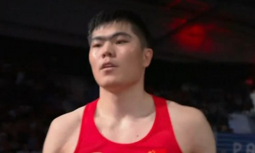 Драмой с нокдауном и сенсацией обернулся первый бой казахского боксера на Олимпиаде-2024