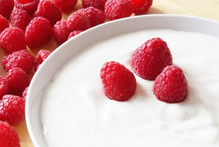 Греческий или обычный йогурт — в чем их разница, и какой лучше выбрать