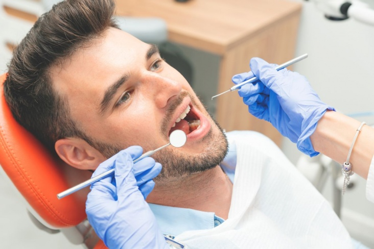 Стоматолог назвал семь вещей, которые нельзя делать после удаления зуба