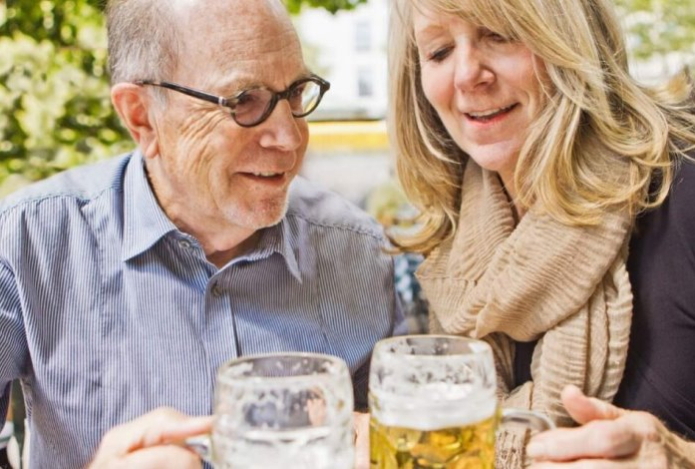Вот почему пожилым людям надо пить пиво каждый день